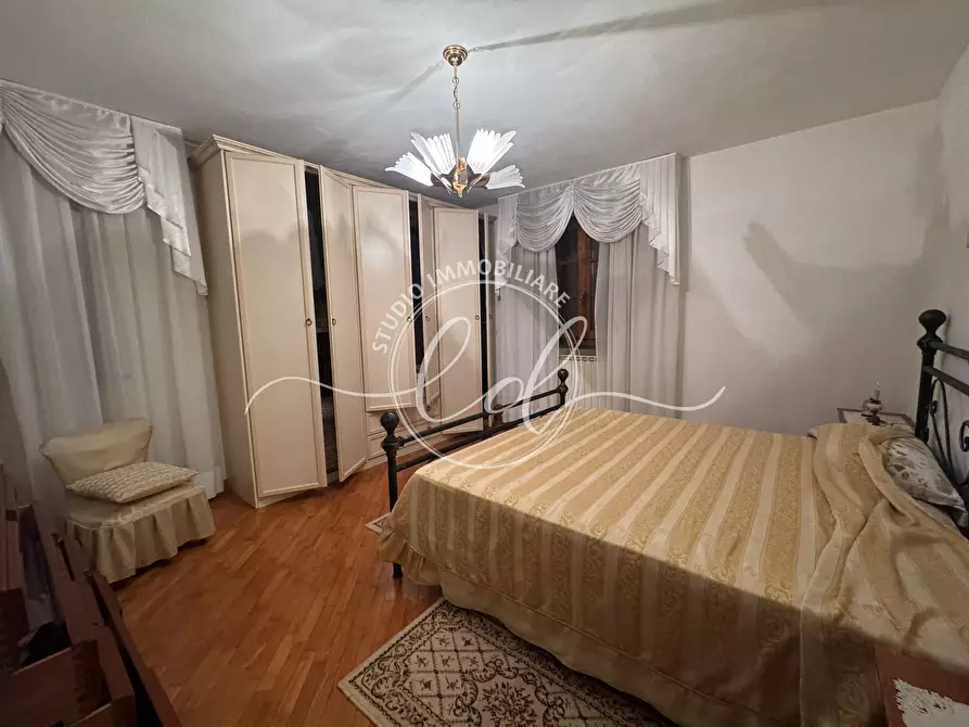 Immagine 26 di Porzione di casa in affitto  a Seravezza