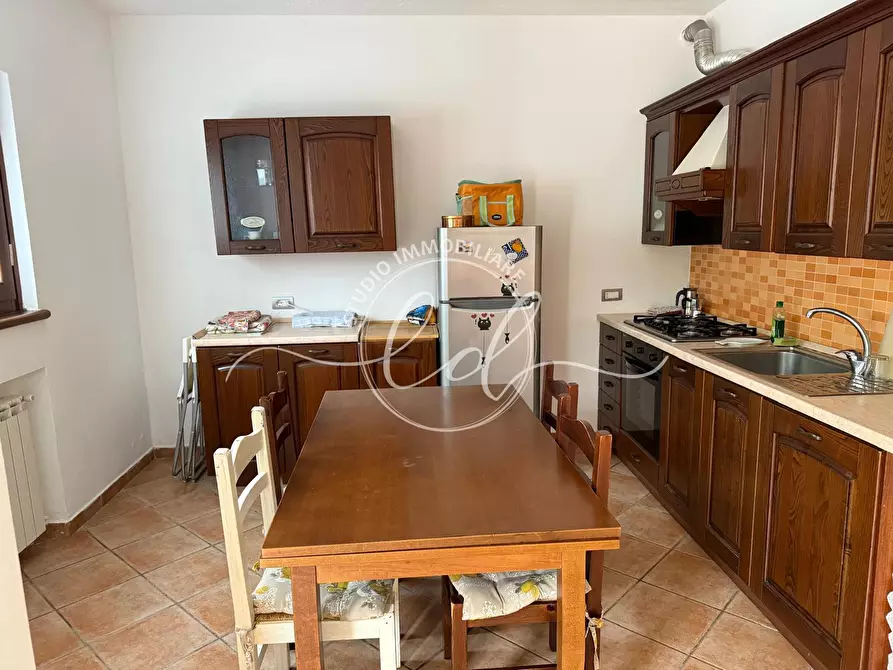 Immagine 8 di Porzione di casa in vendita  a Pietrasanta