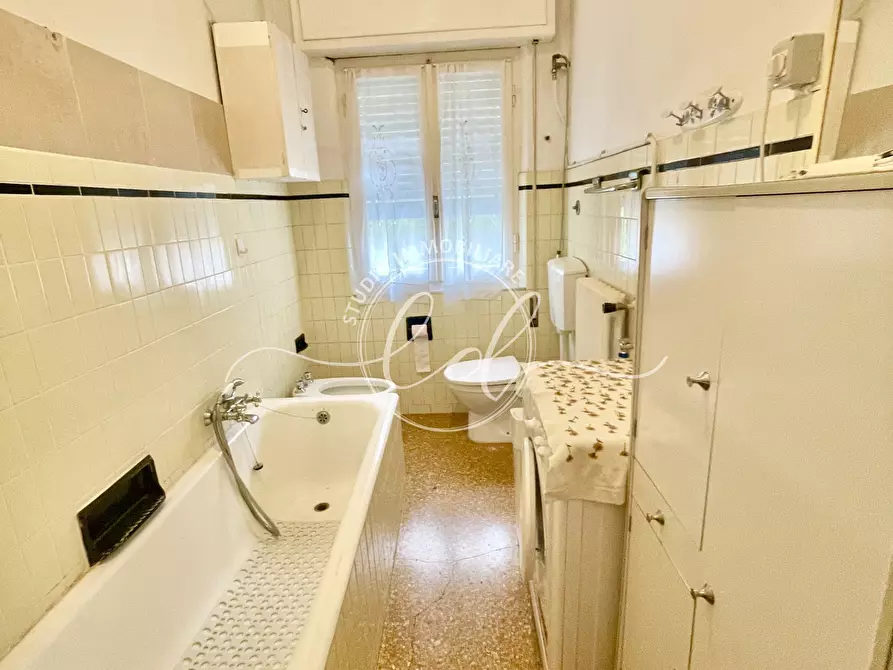 Immagine 23 di Quadrilocale in affitto  a Montignoso
