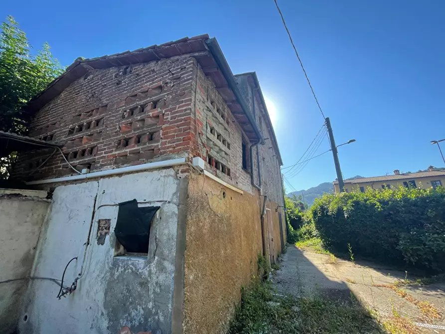 Immagine 9 di Rustico / casale in vendita  a Camaiore