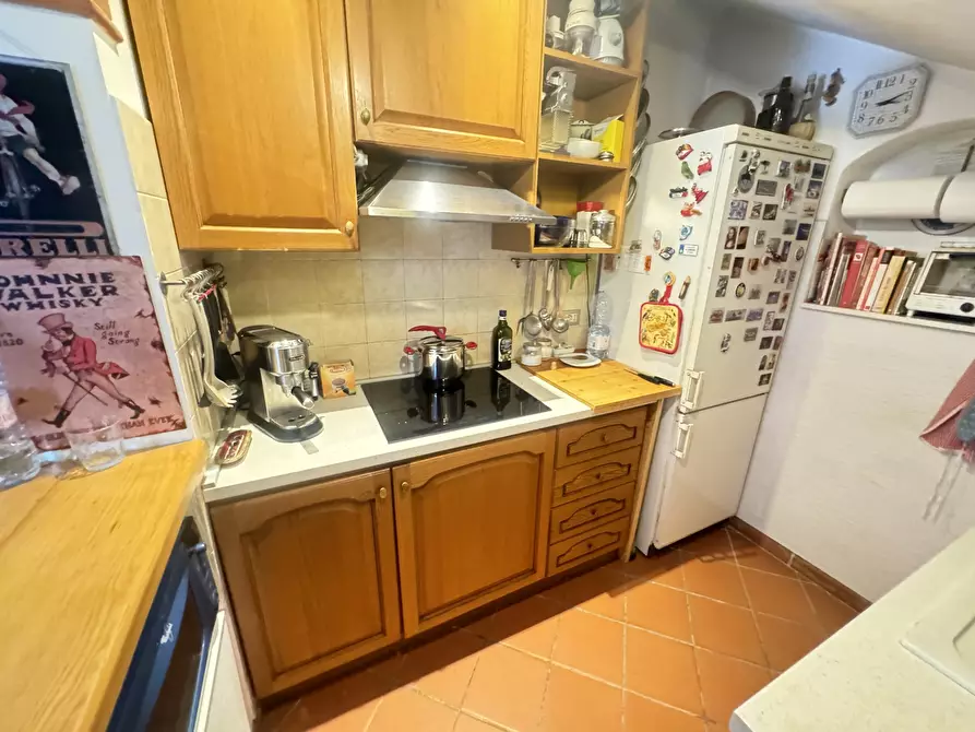 Immagine 17 di Porzione di casa in vendita  a Pietrasanta