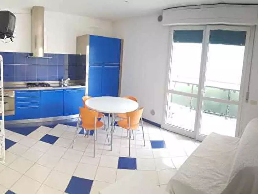 Immagine 5 di Quadrilocale in affitto  a Pietrasanta