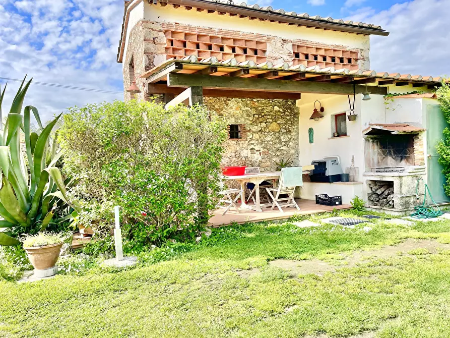 Immagine 51 di Rustico / casale in vendita  a Camaiore