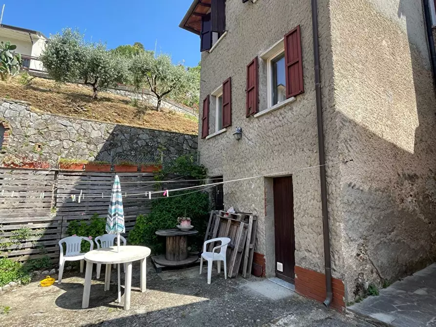 Immagine 2 di Casa semindipendente in vendita  a Stazzema