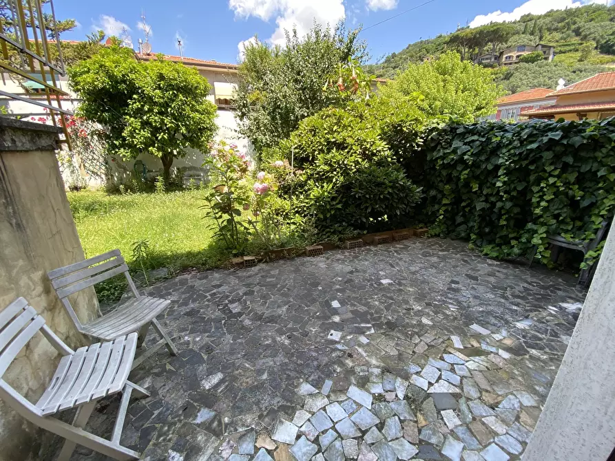 Immagine 9 di Trilocale in affitto  a Seravezza