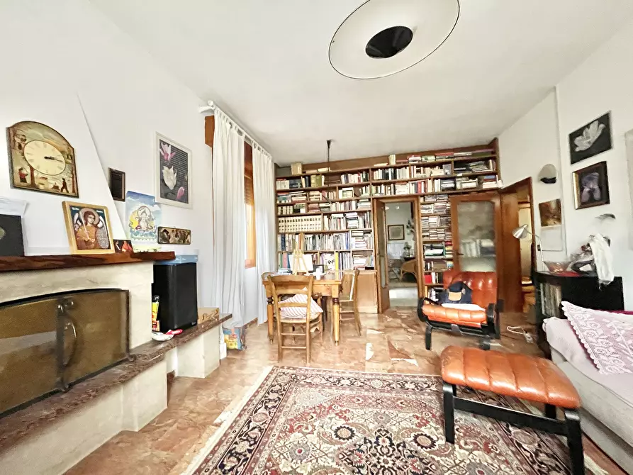 Immagine 53 di Casa indipendente in vendita  a Seravezza