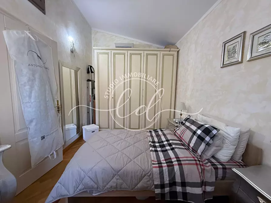 Immagine 18 di Porzione di casa in vendita  a Seravezza