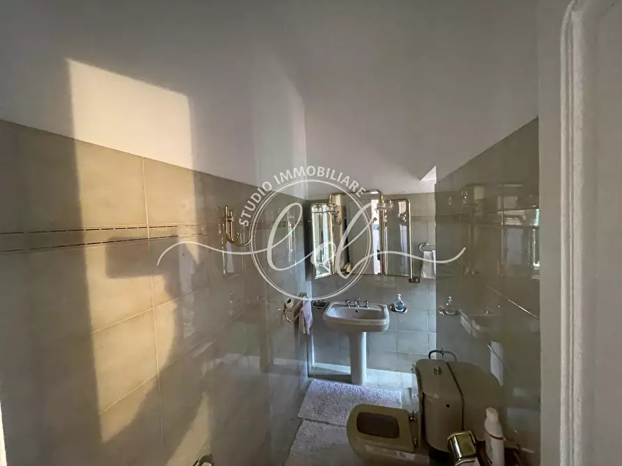 Immagine 42 di Porzione di casa in vendita  a Carrara