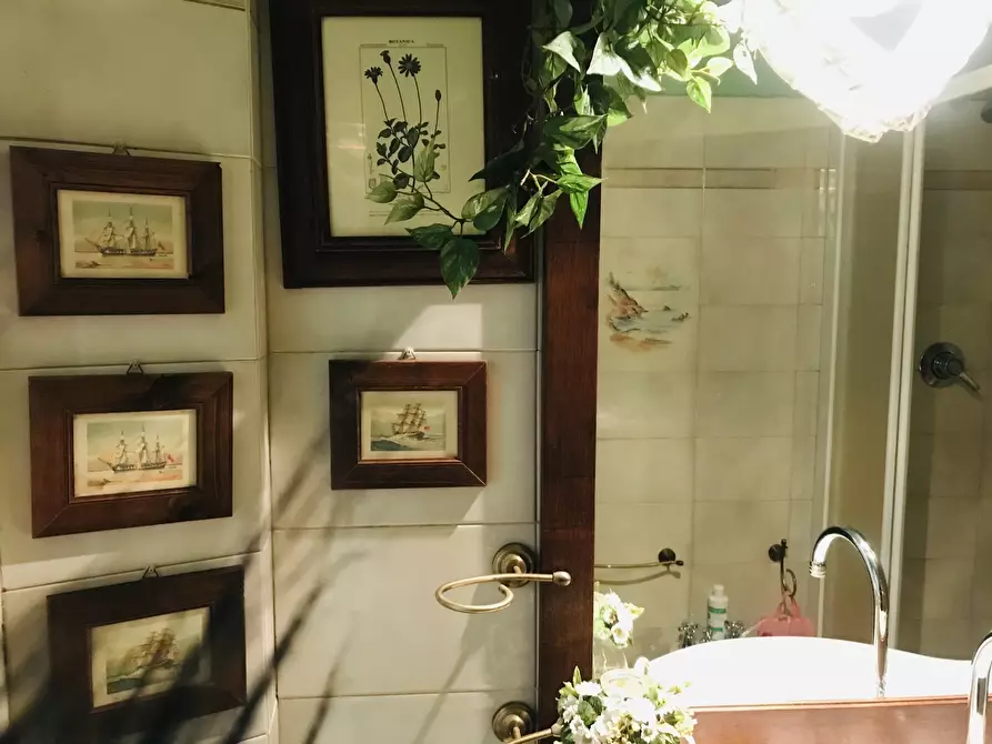 Immagine 18 di Porzione di casa in vendita  a Pietrasanta