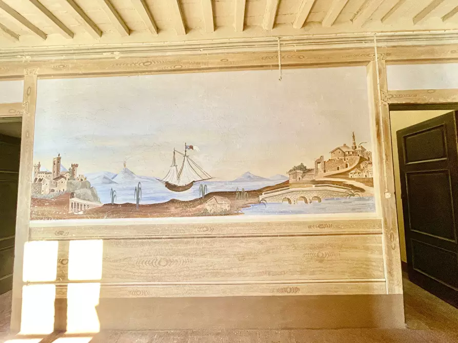 Immagine 2 di Porzione di casa in vendita  a Camaiore