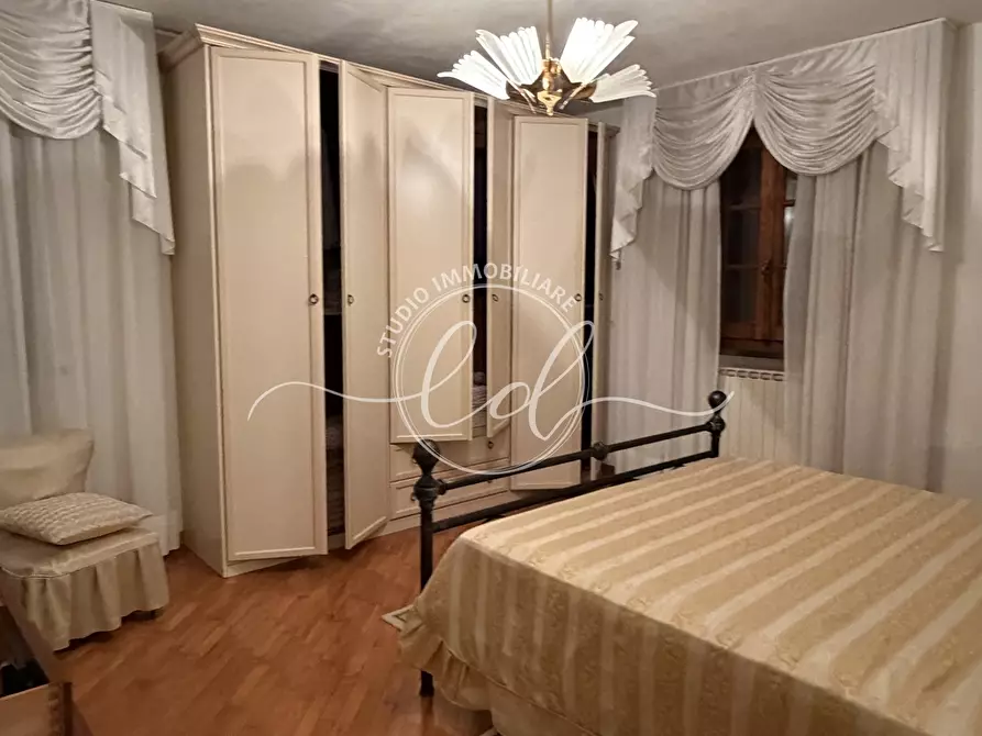 Immagine 27 di Porzione di casa in affitto  a Seravezza