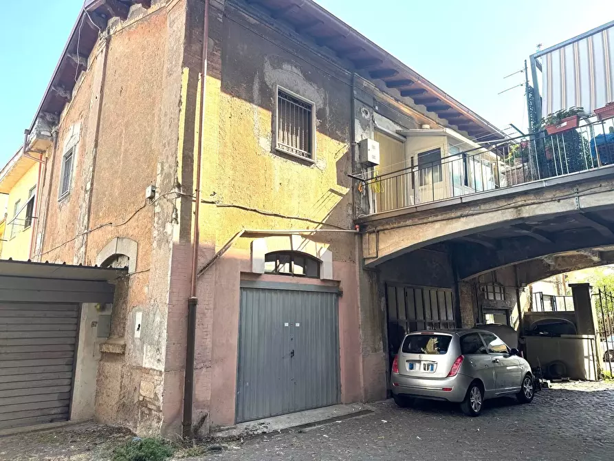 Immagine 5 di Garage in vendita  in Via Santa Bibiana a Colleferro