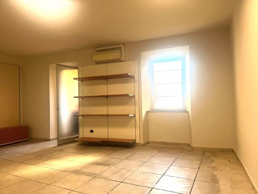 Immagine 10 di Locale commerciale in affitto  in Via Vittorio Emanuele a Anagni