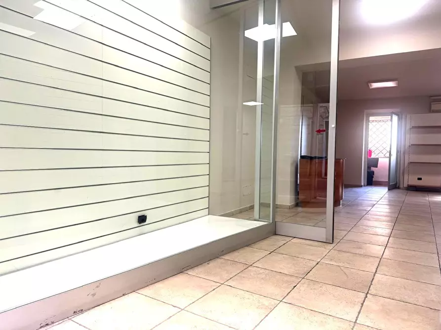 Immagine 11 di Locale commerciale in affitto  in Via Vittorio Emanuele a Anagni