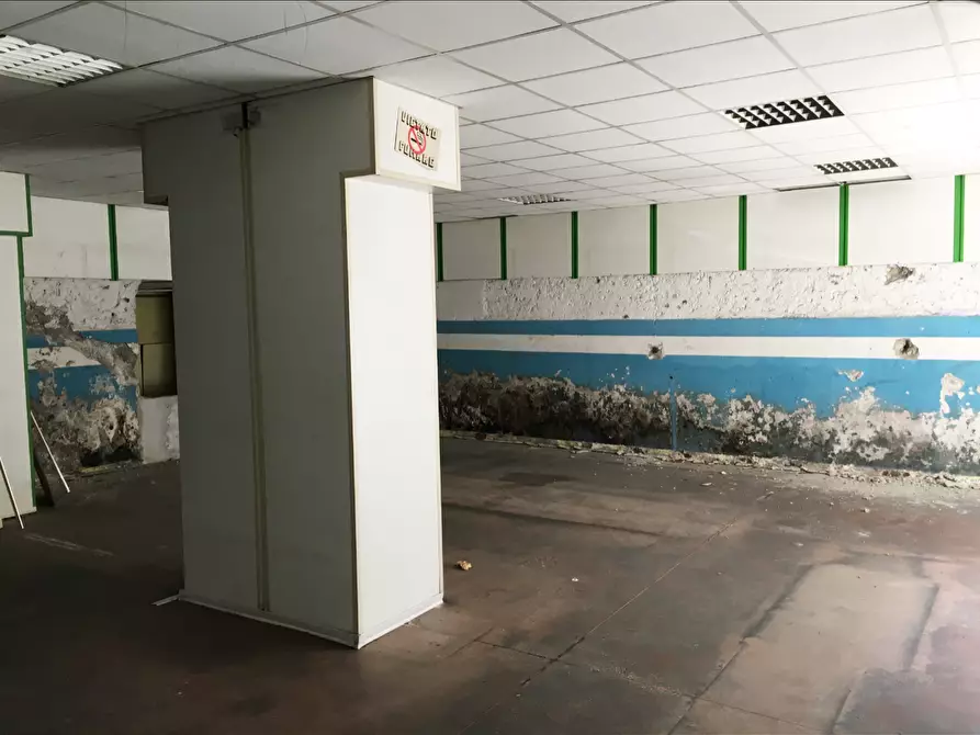 Immagine 6 di Locale commerciale in vendita  in Via della Peschiera a Anagni