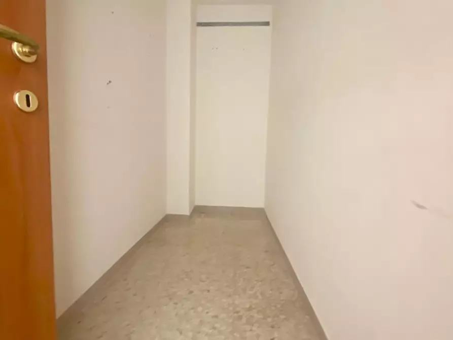 Immagine 15 di Quadrilocale in vendita  in Viale Gabriele D'Annunzio 6 a Montesilvano