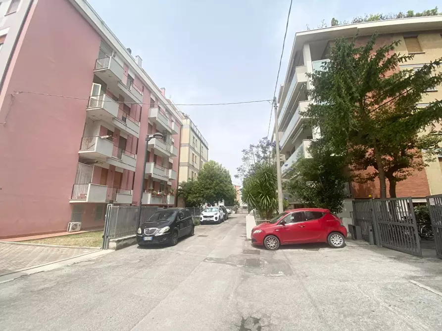 Immagine 1 di Quadrilocale in vendita  in Via Tiziano Vecellio 17 a Pescara