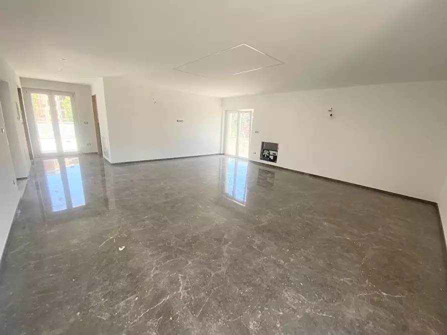 Immagine 31 di Villa in vendita  in Via Ugo Foscolo 37 a Montesilvano