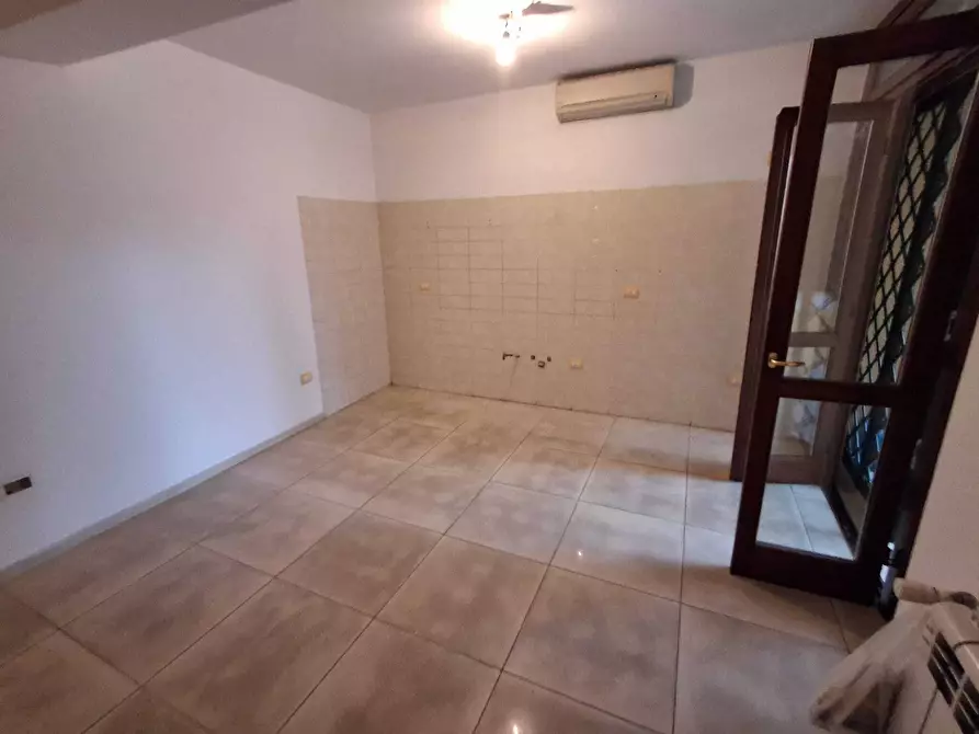 Immagine 19 di Trilocale in vendita  in via nicolo paganini a Guidonia Montecelio