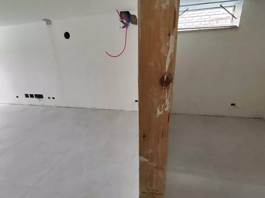 Immagine 37 di Villa in vendita  in via colleferro 64 a Guidonia Montecelio