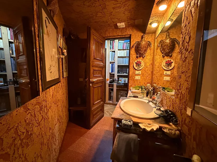 Immagine 34 di Trilocale in vendita  in Via Salaria 126 a Roma