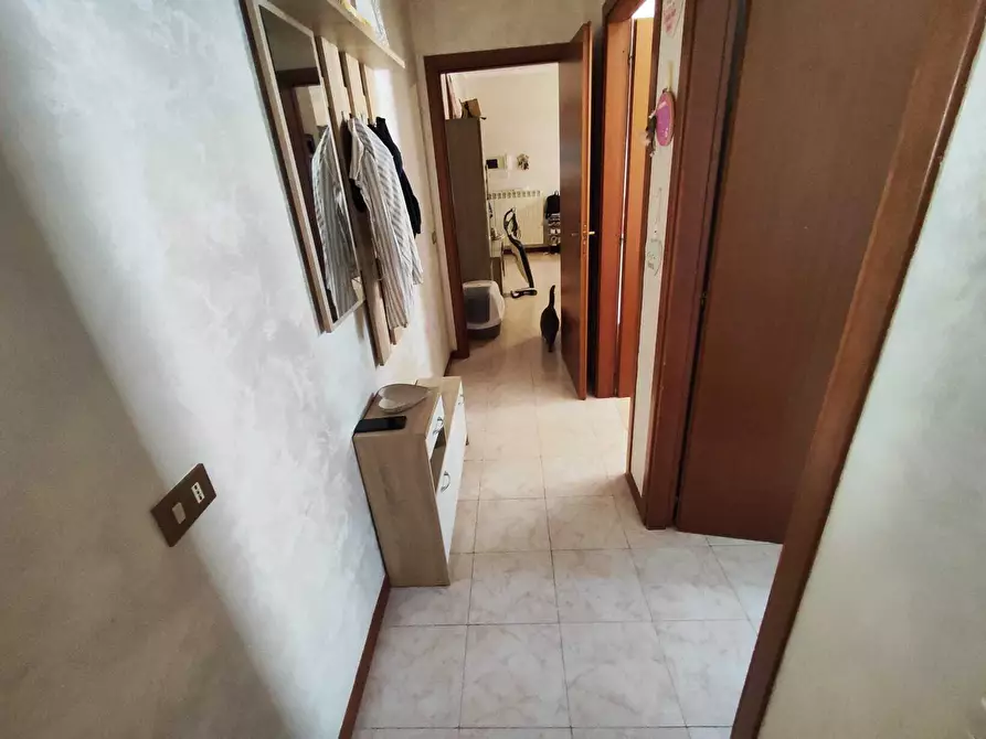 Immagine 10 di Trilocale in vendita  in Via Ottaviano a Guidonia Montecelio