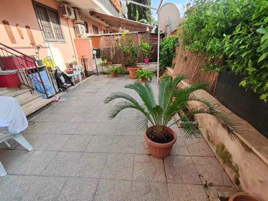 Immagine 3 di Trilocale in vendita  in Via Giuseppe Garibaldi 208 a Guidonia Montecelio
