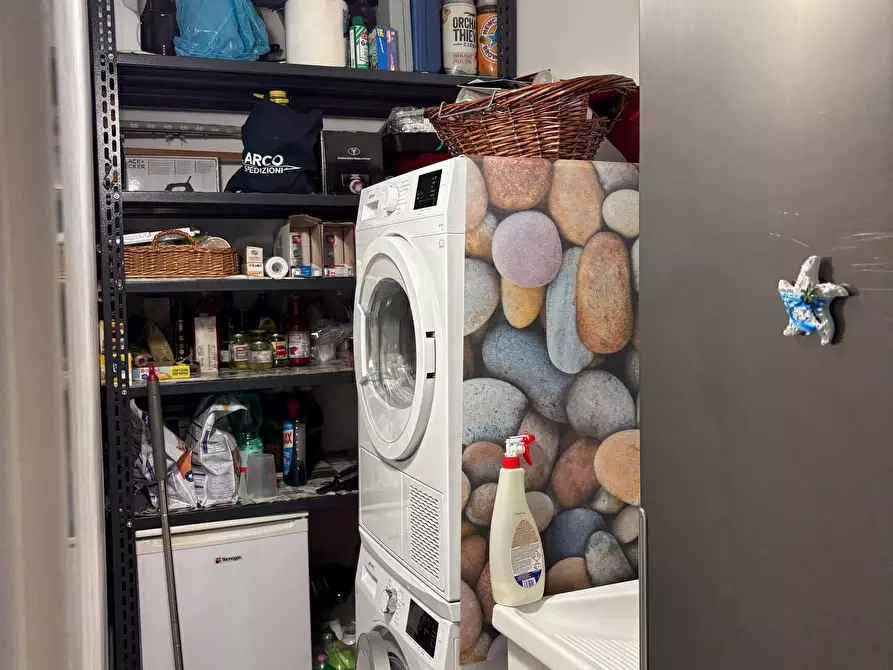 Immagine 5 di Pentalocale in vendita  a Sassari