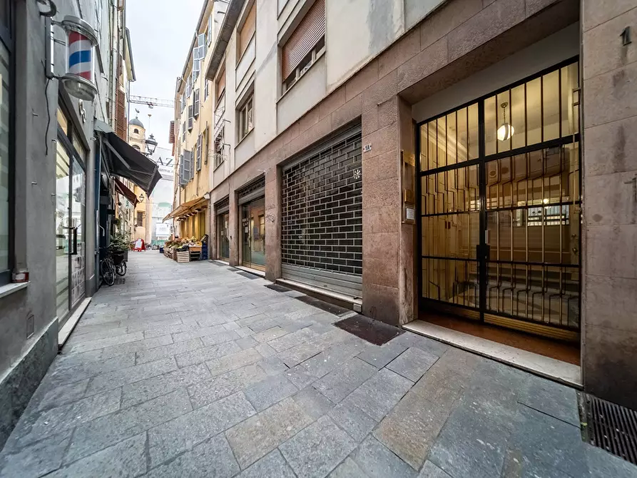 Immagine 30 di Pentalocale in vendita  in borgo basini 3 a Parma