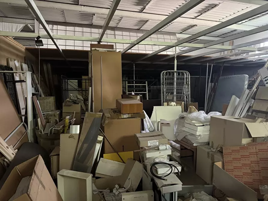 Immagine 8 di Capannone industriale in vendita  a Caselle Landi