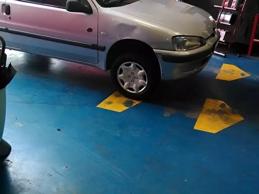 Immagine 4 di Attività artigianale in vendita  in Via Adamello 16 a Siziano