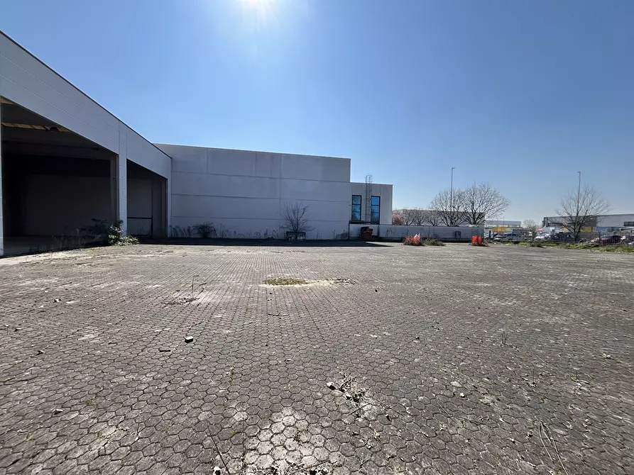 Immagine 9 di Capannone industriale in vendita  in Via Pietro Buscaglia 8 a Vigevano