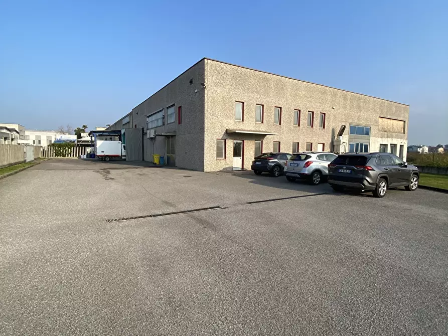 Immagine 10 di Capannone industriale in vendita  in S.s. 415 Paullese 415 a Pandino