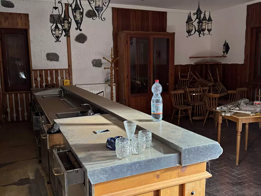 Immagine 8 di Locale commerciale in vendita  in Località Castello 4 a Mezzoldo