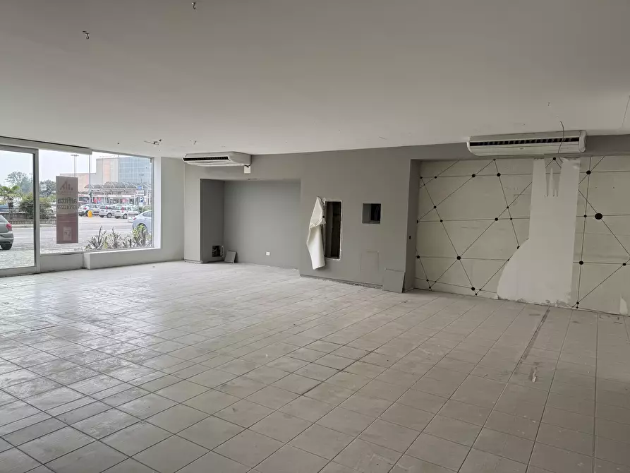 Immagine 3 di Locale commerciale in affitto  in via Codognino 12 a Cornegliano Laudense