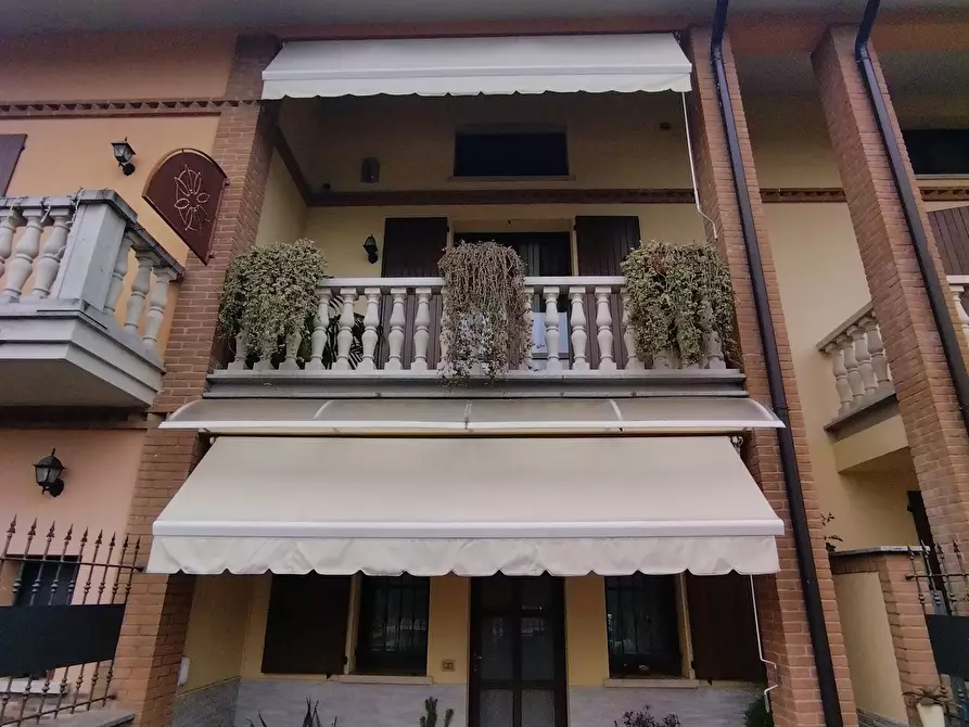Immagine 1 di Villa in vendita  in Via Pietro Nenni 2B a Martignana Di Po