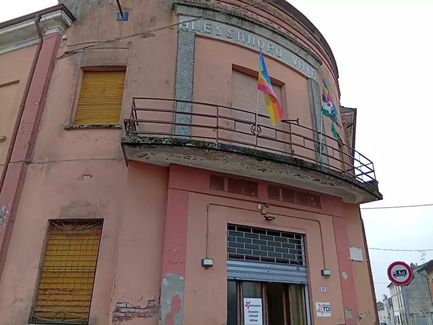 Immagine 2 di Palazzo in vendita  in Piazza Carlo Comaschi 40 a Gussola