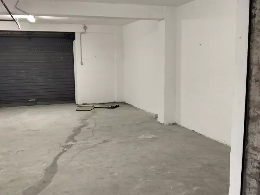 Immagine 3 di Garage in vendita  in Via Aurelia Levante 11 a Taggia