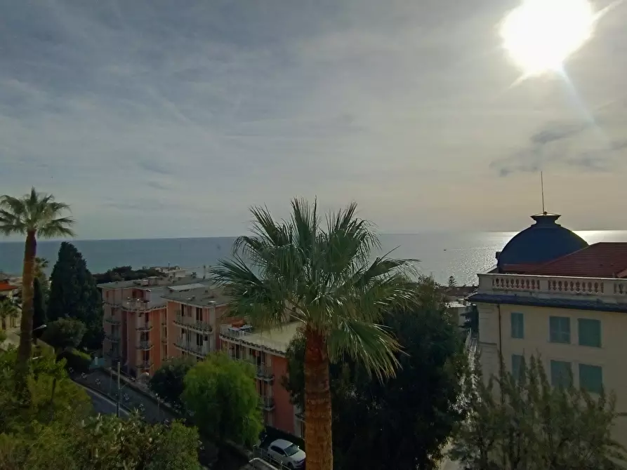 Immagine 3 di Quadrilocale in vendita  a San Remo