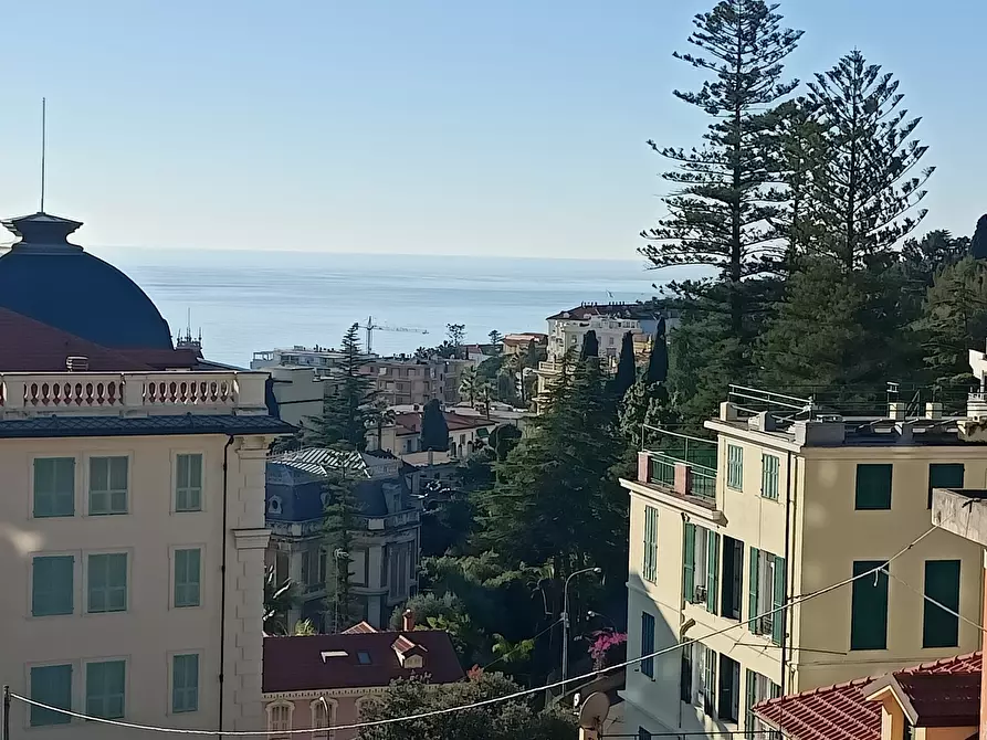 Immagine 1 di Quadrilocale in vendita  a San Remo