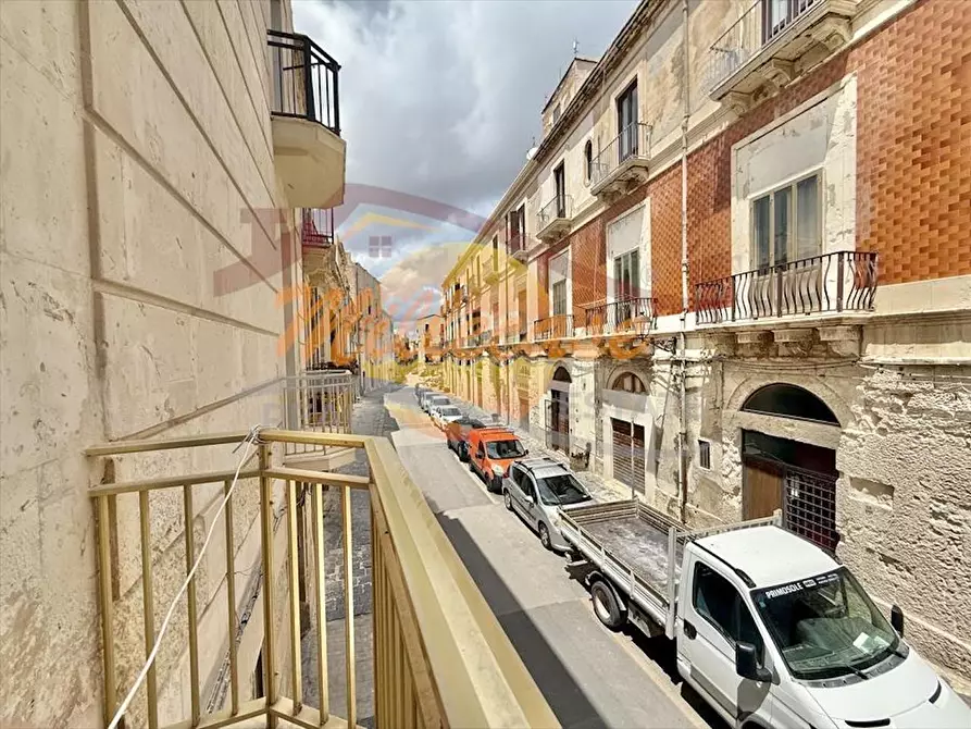 Immagine 8 di Quadrilocale in vendita  in VIA VITTORIO VENETO a Siracusa