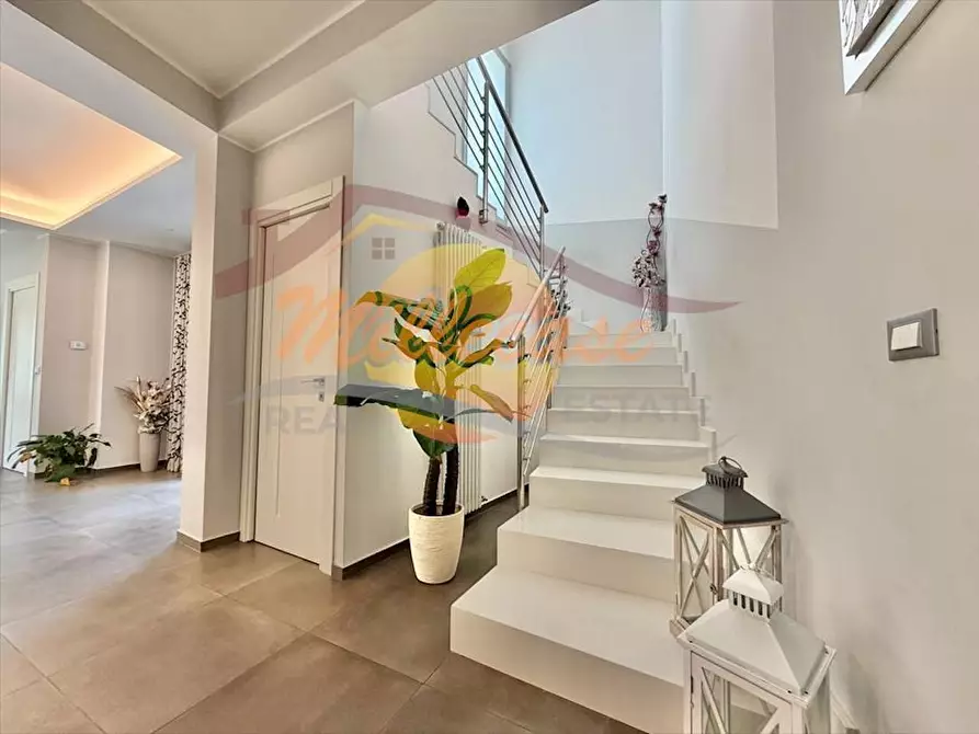 Immagine 6 di Villa in vendita  in Viale Epipoli a Siracusa