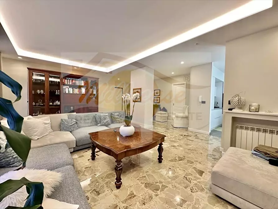 Immagine 18 di Pentalocale in vendita  in VIA MINEO a Siracusa