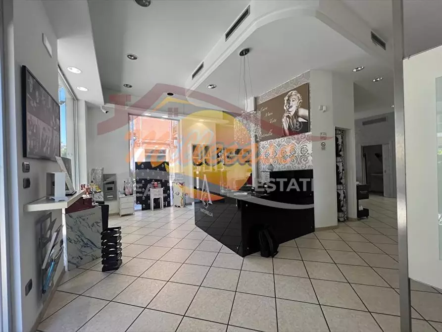 Immagine 20 di Locale commerciale in vendita  in VIALE TICA a Siracusa