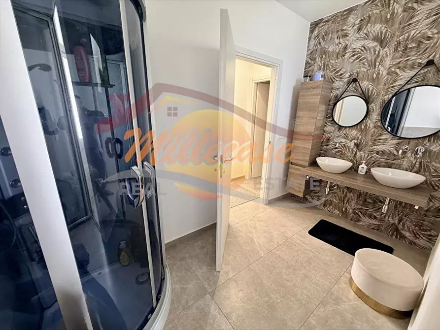 Immagine 8 di Quadrilocale in vendita  in Viale dei Comuni a Siracusa