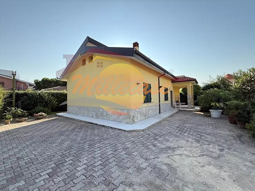 Immagine 10 di Villa in vendita  in VIA MER NERO a Siracusa