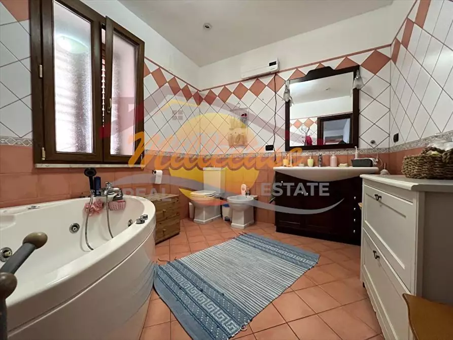 Immagine 20 di Quadrilocale in vendita  in Riviera Dionisio Il Grande 100 a Siracusa