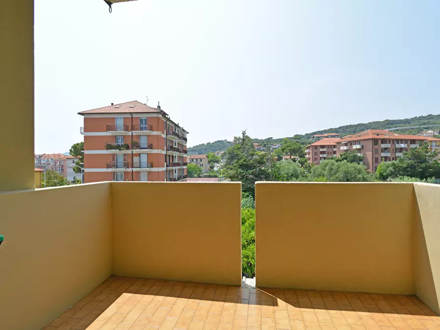 Immagine 15 di Bilocale in vendita  in Via Carlo conti 36 a San Bartolomeo Al Mare