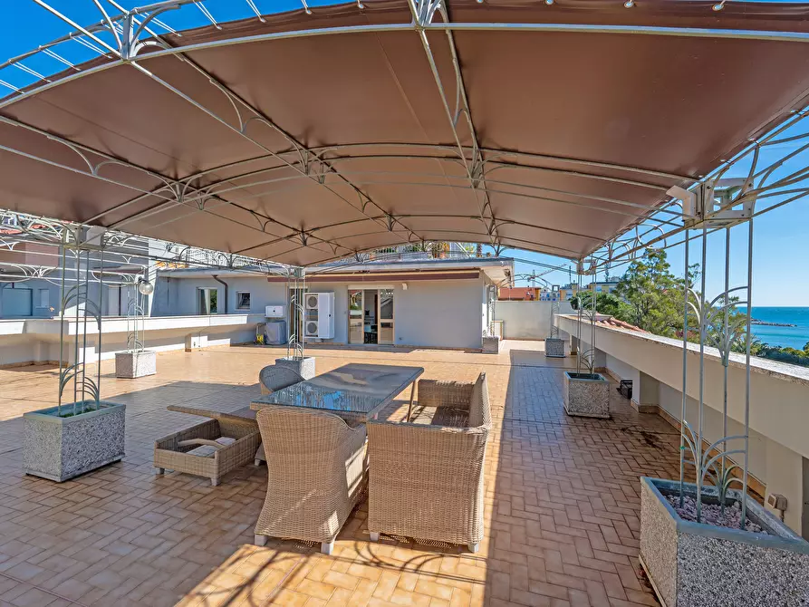 Immagine 49 di Attico in vendita  in Viale Europa 5 a San Bartolomeo Al Mare