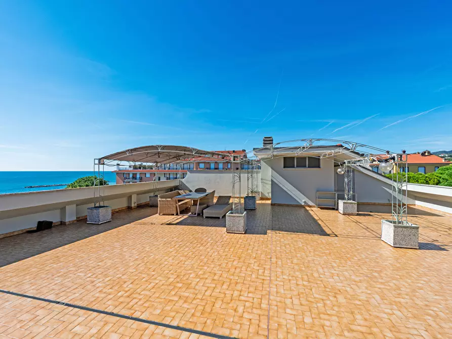 Immagine 36 di Attico in vendita  in Viale Europa 5 a San Bartolomeo Al Mare